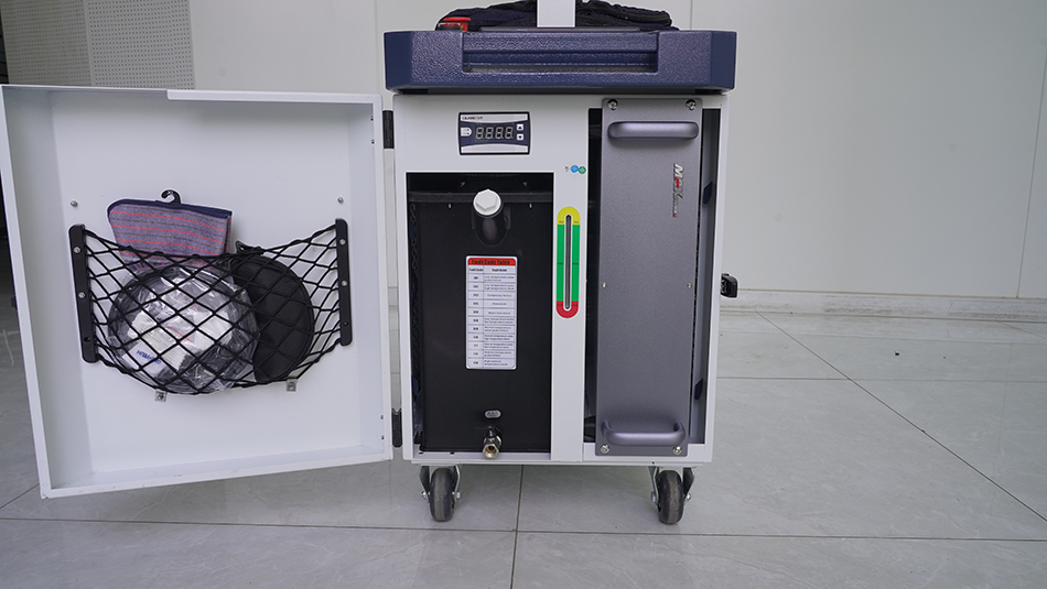 Industrial Laser Rust Removal Machine - Przemysłowa maszyna do czyszczenia laserowego do